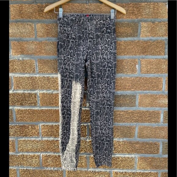 Spanx Slim Built In contoured Power Waistband jegging in snake print XS - Picture 5 of 12